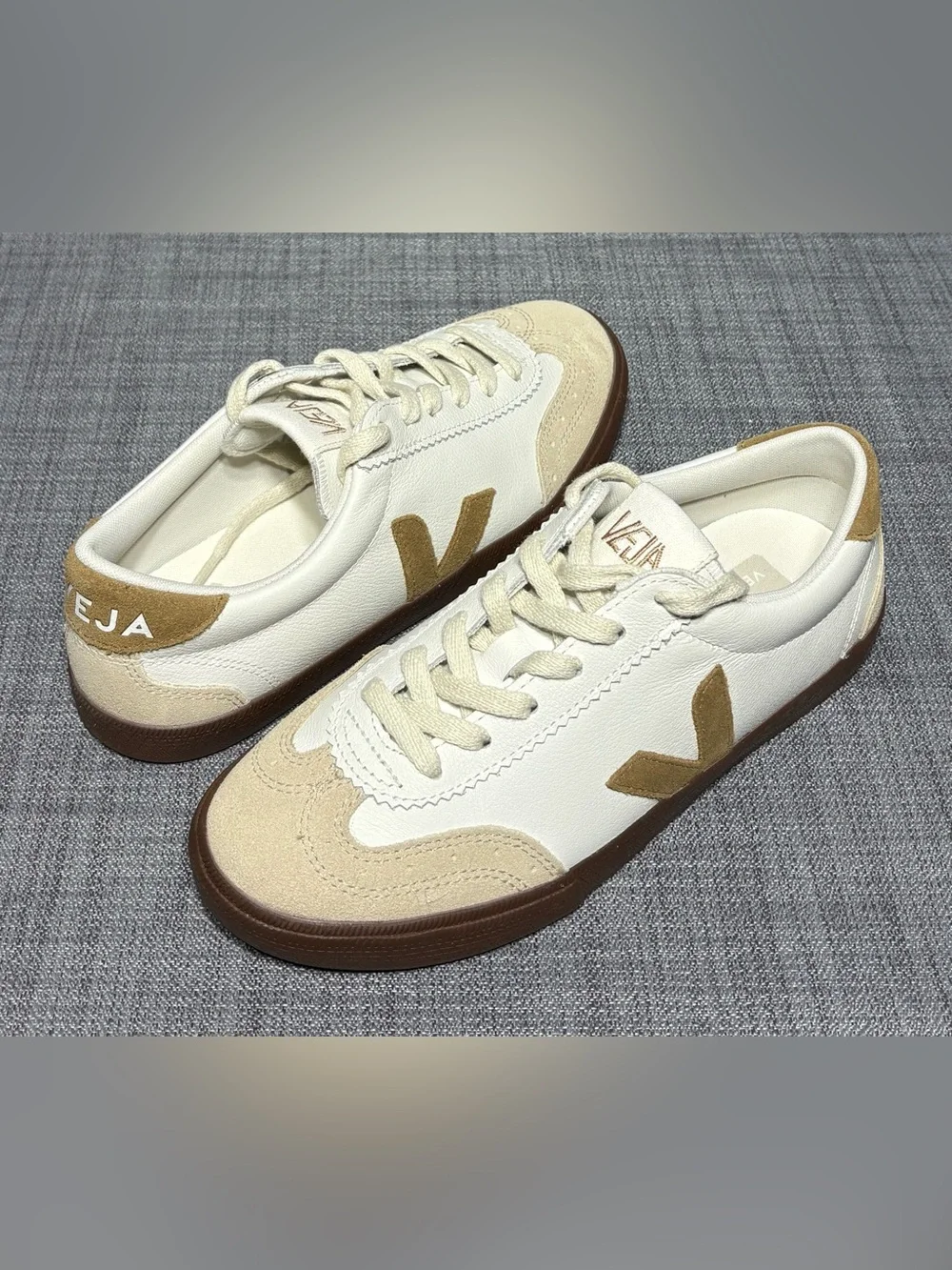 Veja Volley O.T. Leather Sneaker White/Tent/Bark Size EU 37/ US 6 - Picture 2 of 7